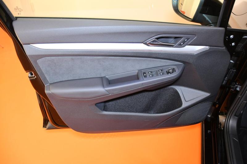 VW Golf Variant Life TDI BRIDGING