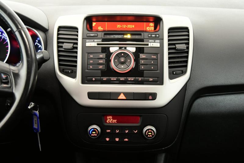 Kia Venga 1,4 MPI ISG Silber