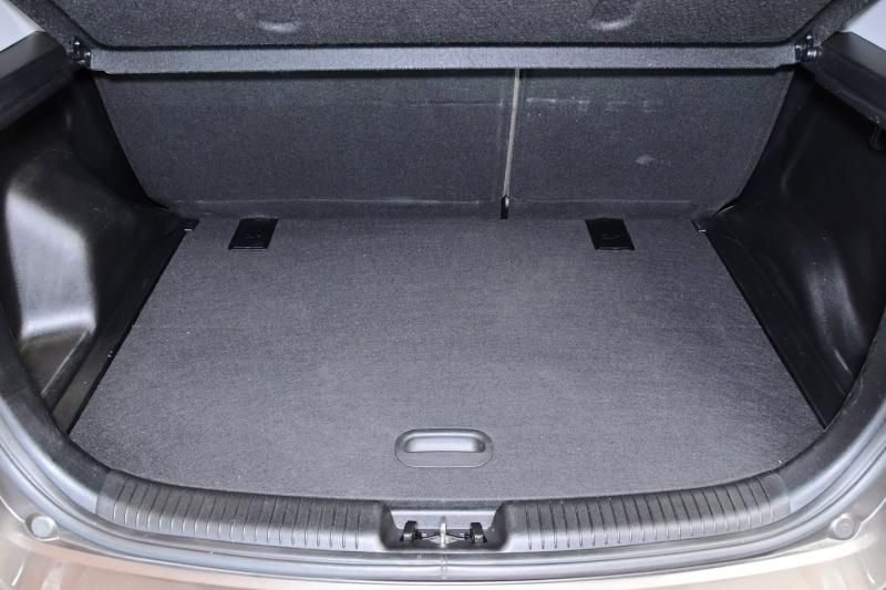 Kia Venga 1,4 MPI ISG Silber