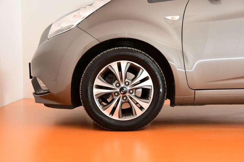 Kia Venga 1,4 MPI ISG Silber