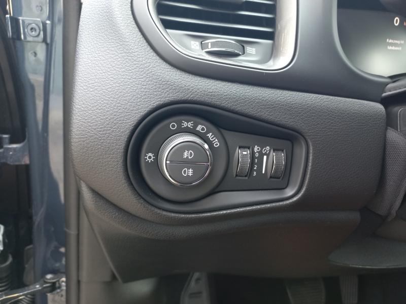 Renegade E-Hybrid 1,5 T4 Fwd DCT7 E-Hybrid Altitude