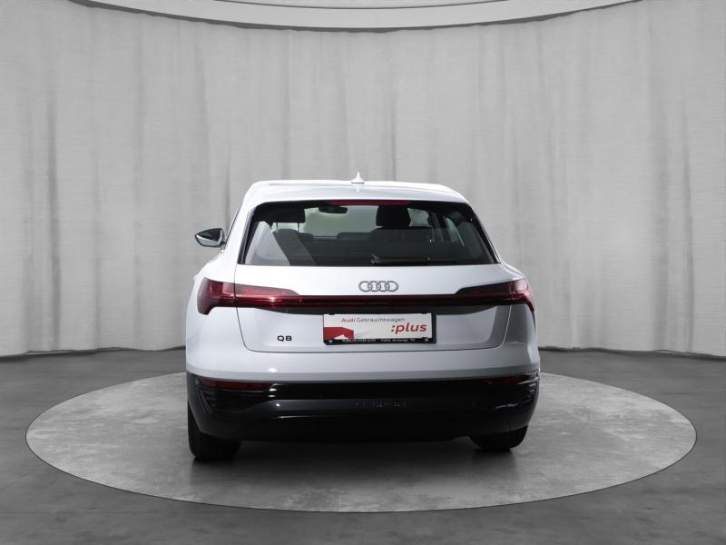 Audi Q8 55 e-tron quattro business