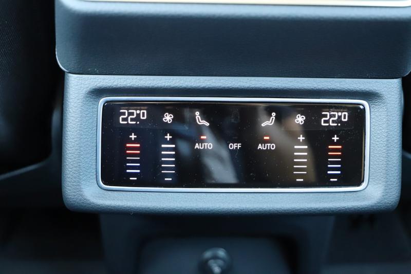 Audi Q8 55 e-tron quattro business