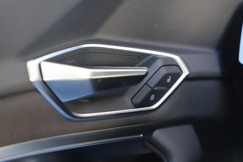 Audi Q8 55 e-tron quattro business