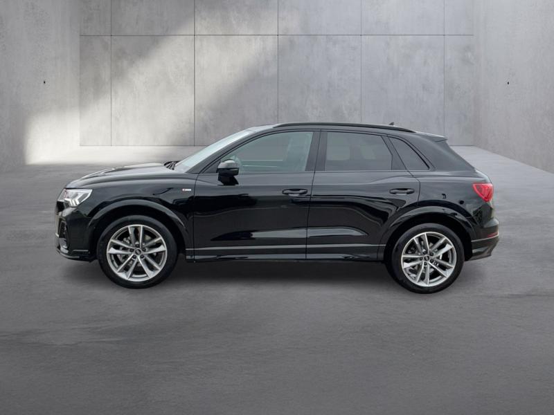 Audi Q3 35 TFSI admired