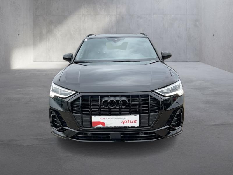 Audi Q3 35 TFSI admired