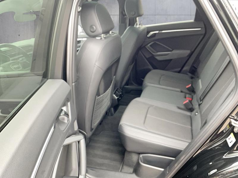 Audi Q3 35 TFSI admired