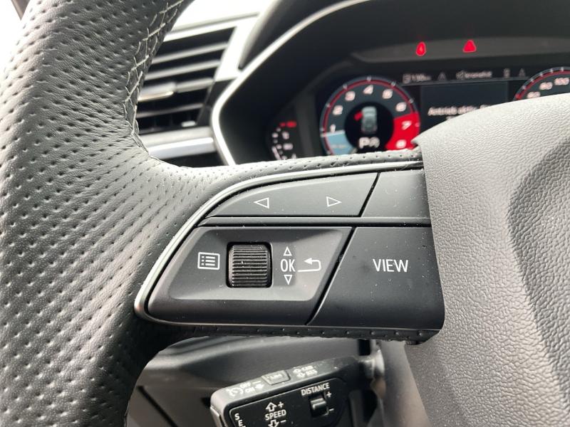 Audi Q3 35 TFSI admired