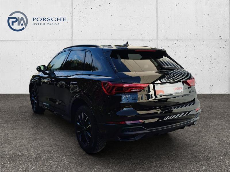 Audi Q3 35 TFSI admired