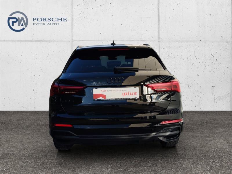 Audi Q3 35 TFSI admired