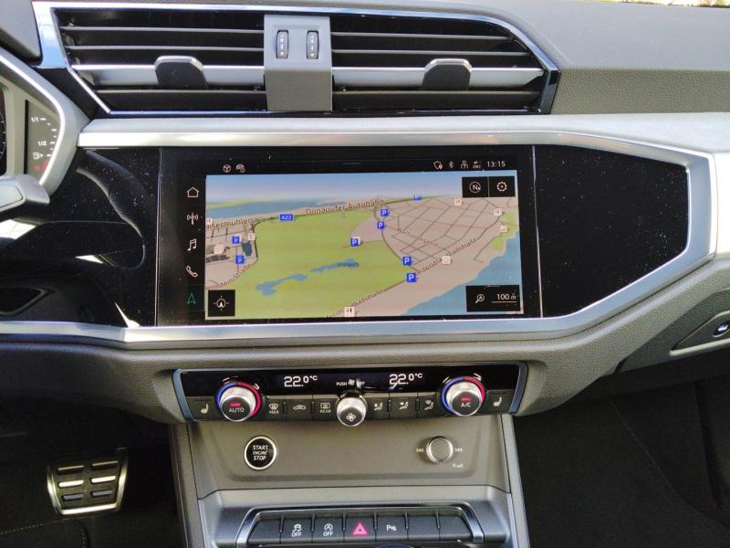 Audi Q3 35 TFSI admired