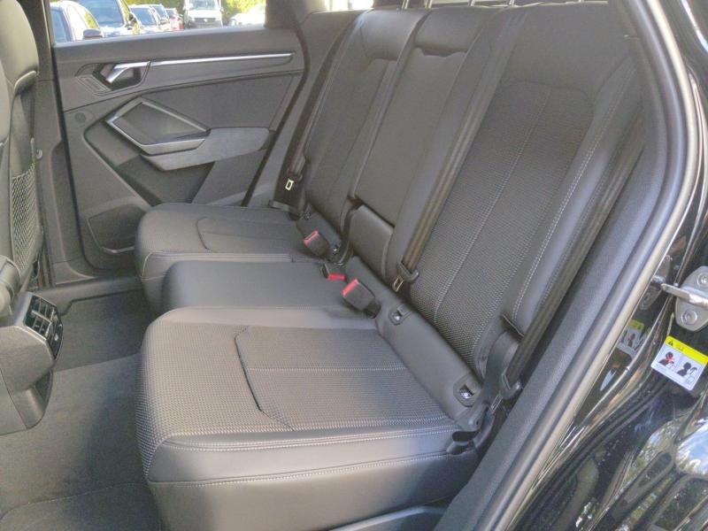 Audi Q3 35 TFSI admired