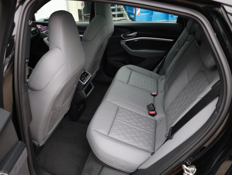 Audi SQ8 Sportback e-tron quattro