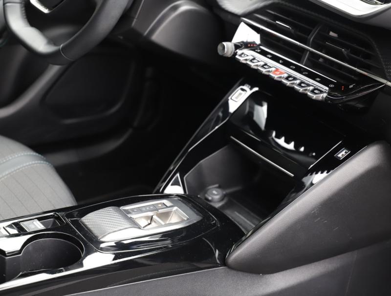 Peugeot e-2008 50kWh Allure Pack