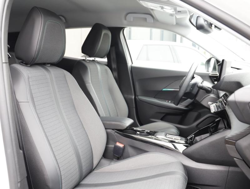 Peugeot e-2008 50kWh Allure Pack