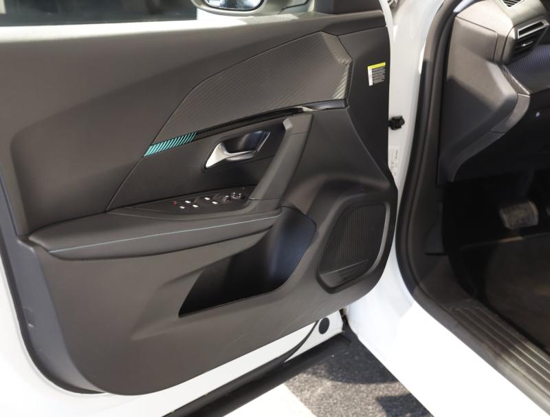 Peugeot e-2008 50kWh Allure Pack