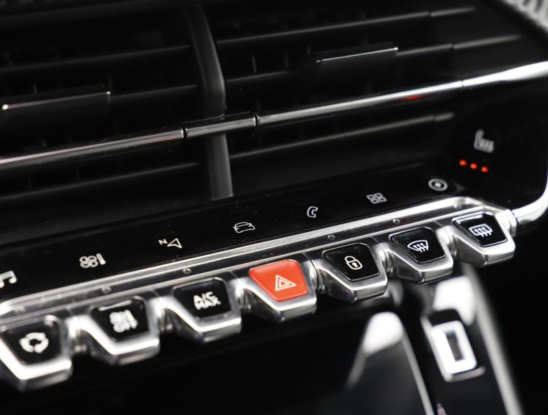 Peugeot e-2008 50kWh Allure Pack