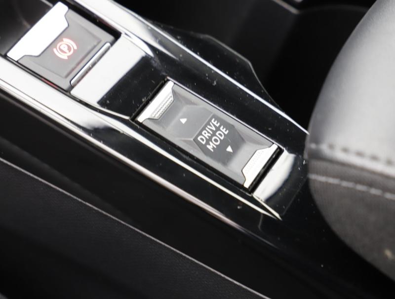 Peugeot e-2008 50kWh Allure Pack