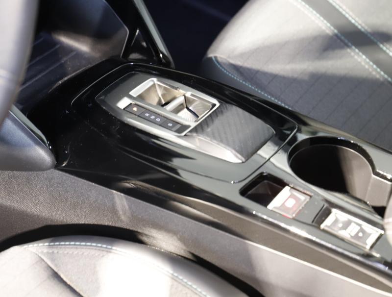 Peugeot e-2008 50kWh Allure Pack