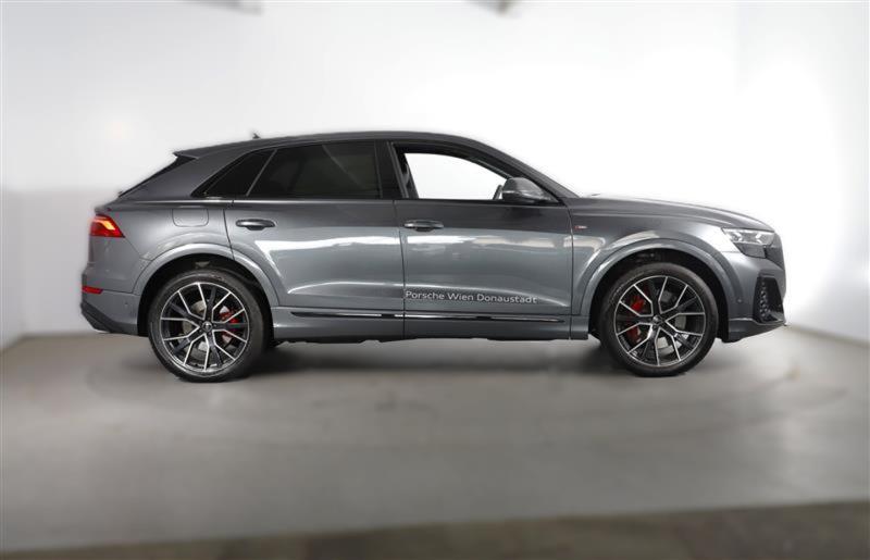 Audi Q8 55 TFSI e quattro