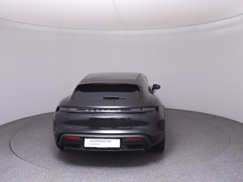 Porsche Taycan Turbo S Cross Turismo