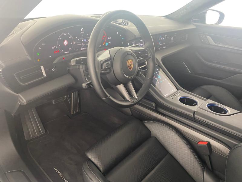 Porsche Taycan Turbo S Cross Turismo