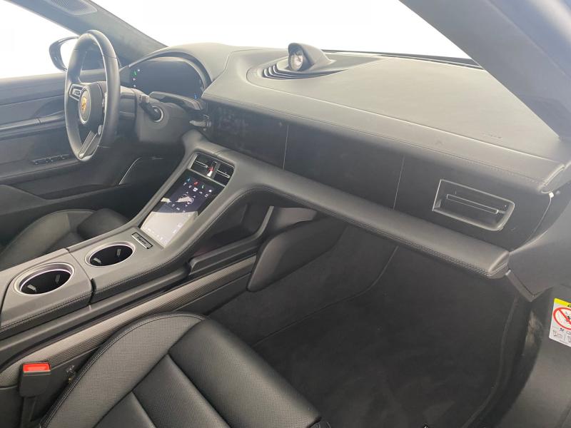 Porsche Taycan Turbo S Cross Turismo