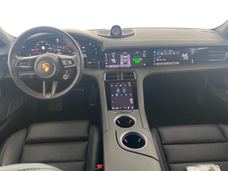 Porsche Taycan Turbo S Cross Turismo