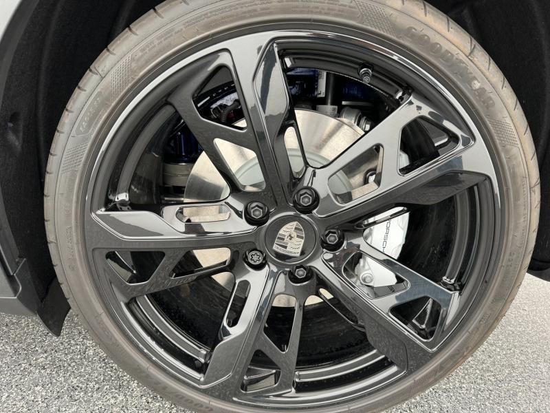 Porsche Taycan Turbo Cross Turismo