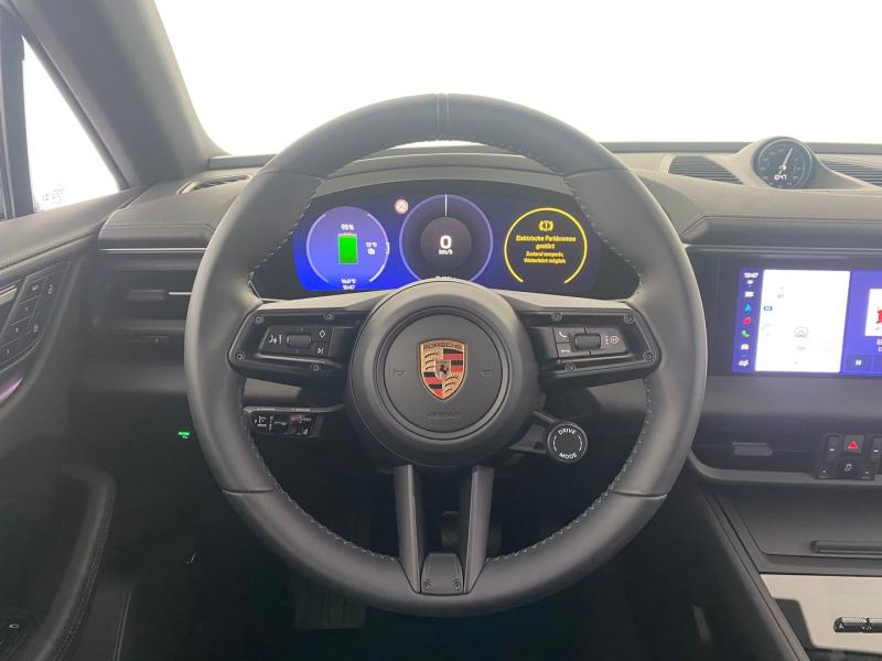 Porsche Macan 4