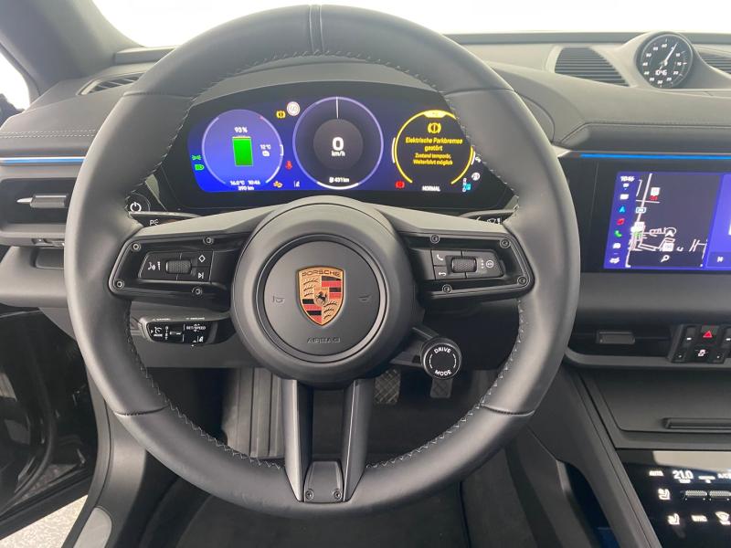 Porsche Macan 4