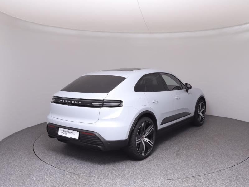 Porsche Macan 4