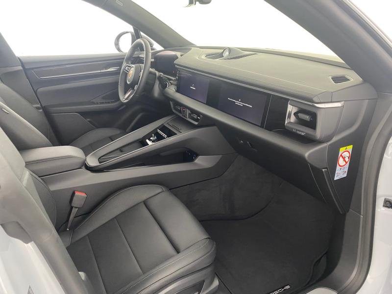 Porsche Macan 4
