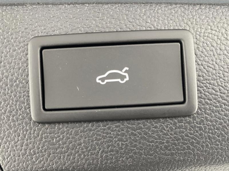 VW Passat Variant Elegance eHybrid 150kW