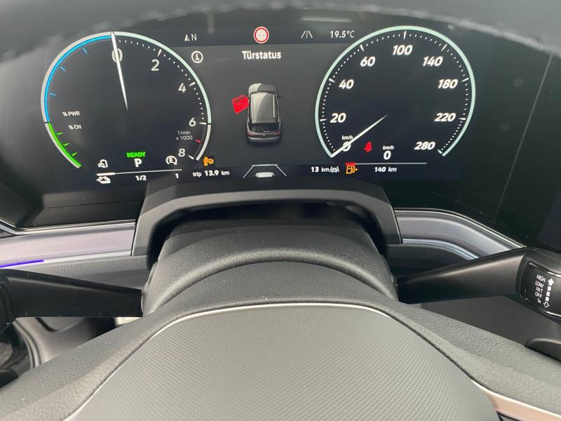 VW Touareg R eHybrid TSI 4MOTION