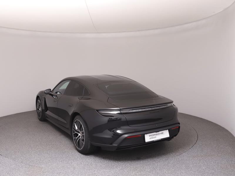 Porsche Taycan 4