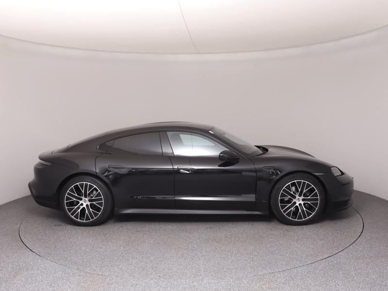 Porsche Taycan 4