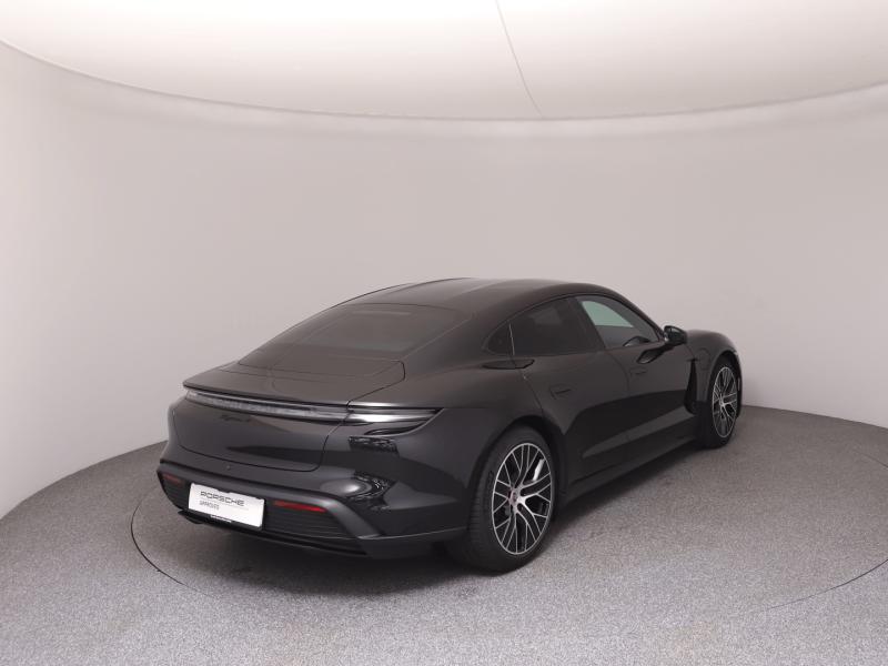 Porsche Taycan 4