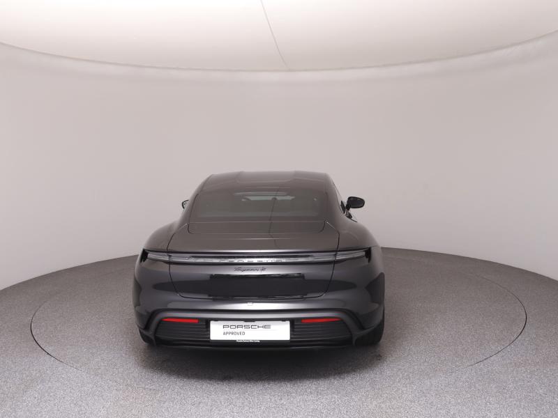 Porsche Taycan 4