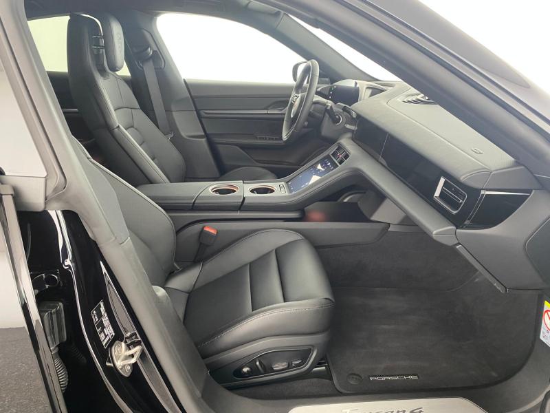 Porsche Taycan 4