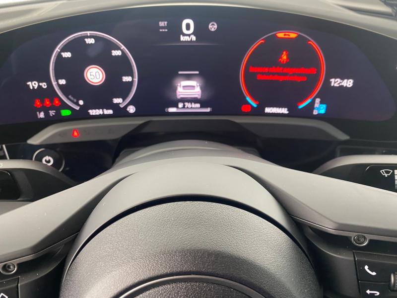 Porsche Taycan 4