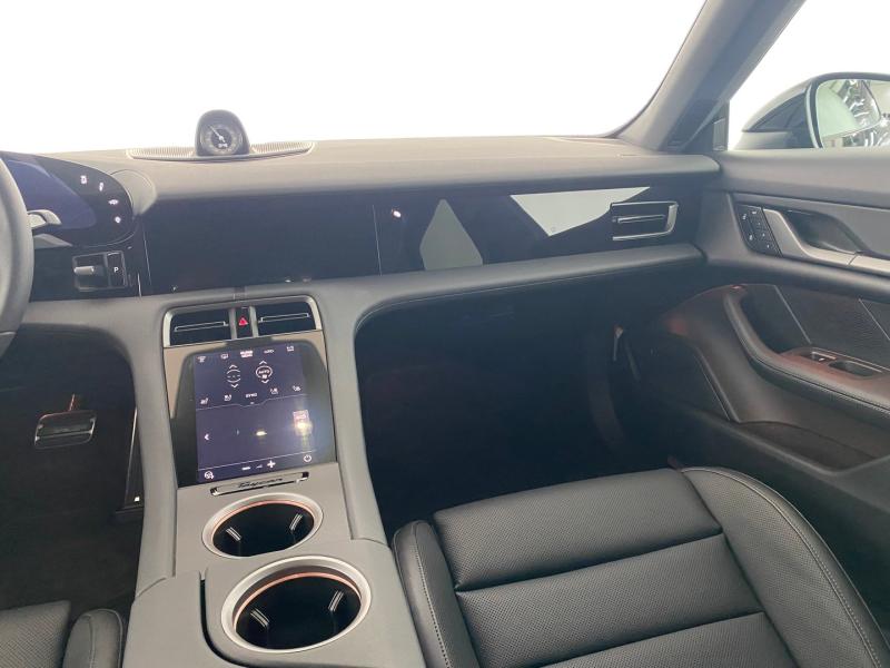 Porsche Taycan 4