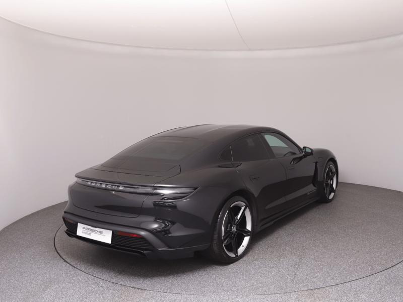 Porsche Taycan Turbo