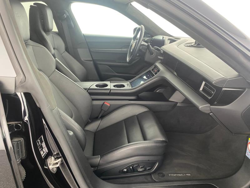 Porsche Taycan Turbo