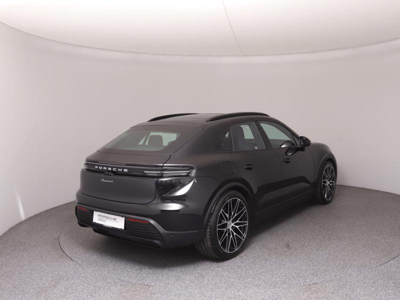 Porsche Macan 4