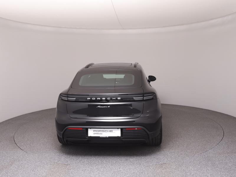 Porsche Macan 4