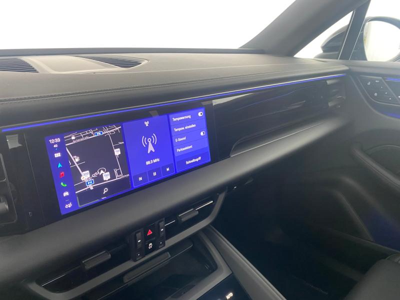 Porsche Macan 4