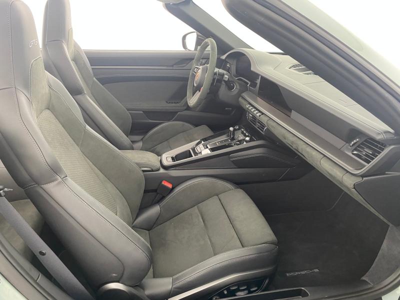 Porsche 911 Carrera GTS Cabriolet