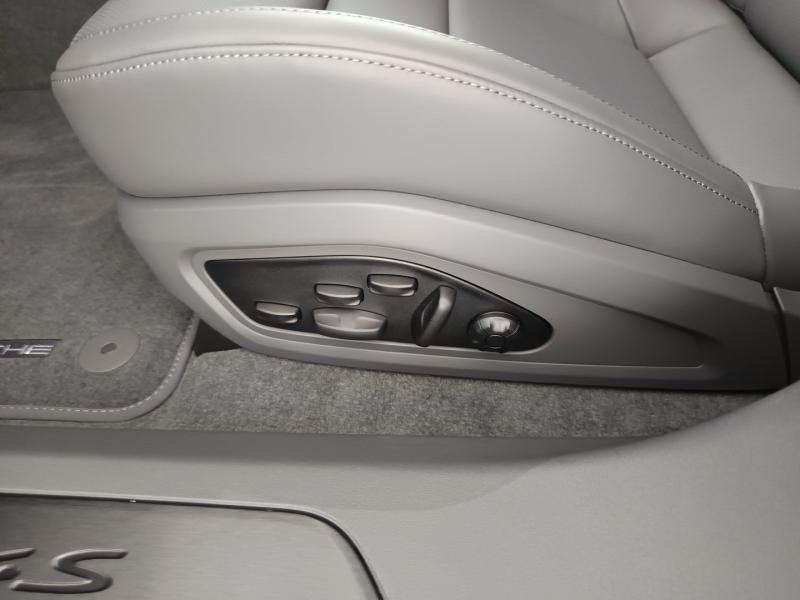 Porsche Taycan 4S Cross Turismo