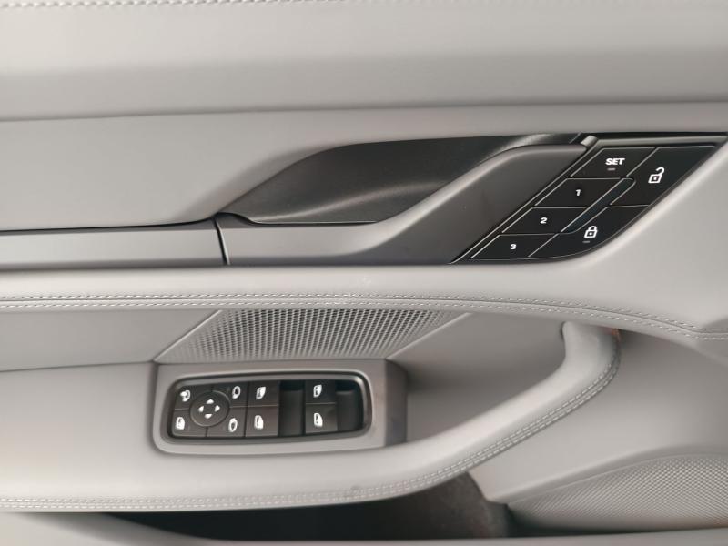 Porsche Taycan 4S Cross Turismo